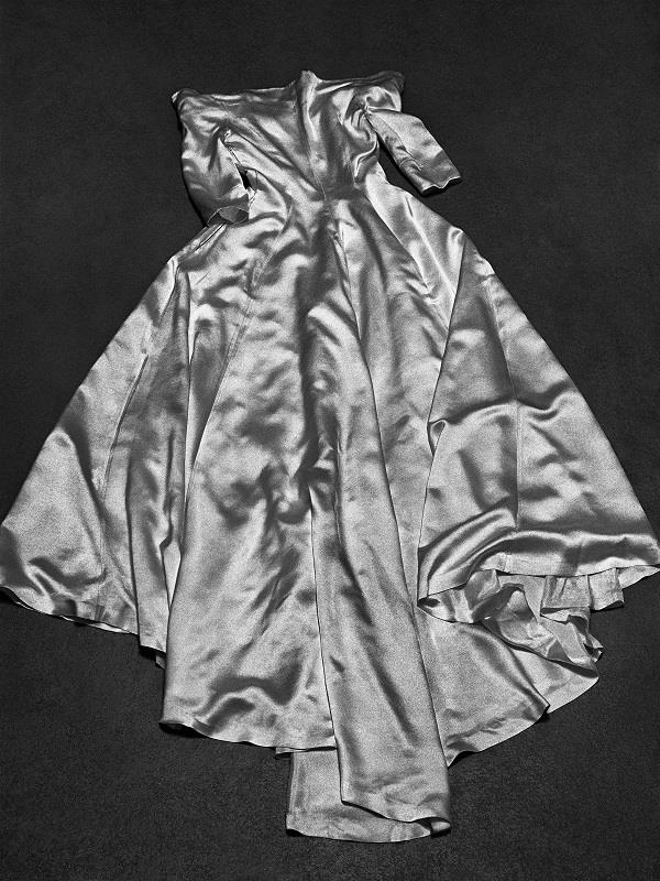 Sans titre (Série Robes blanches)
