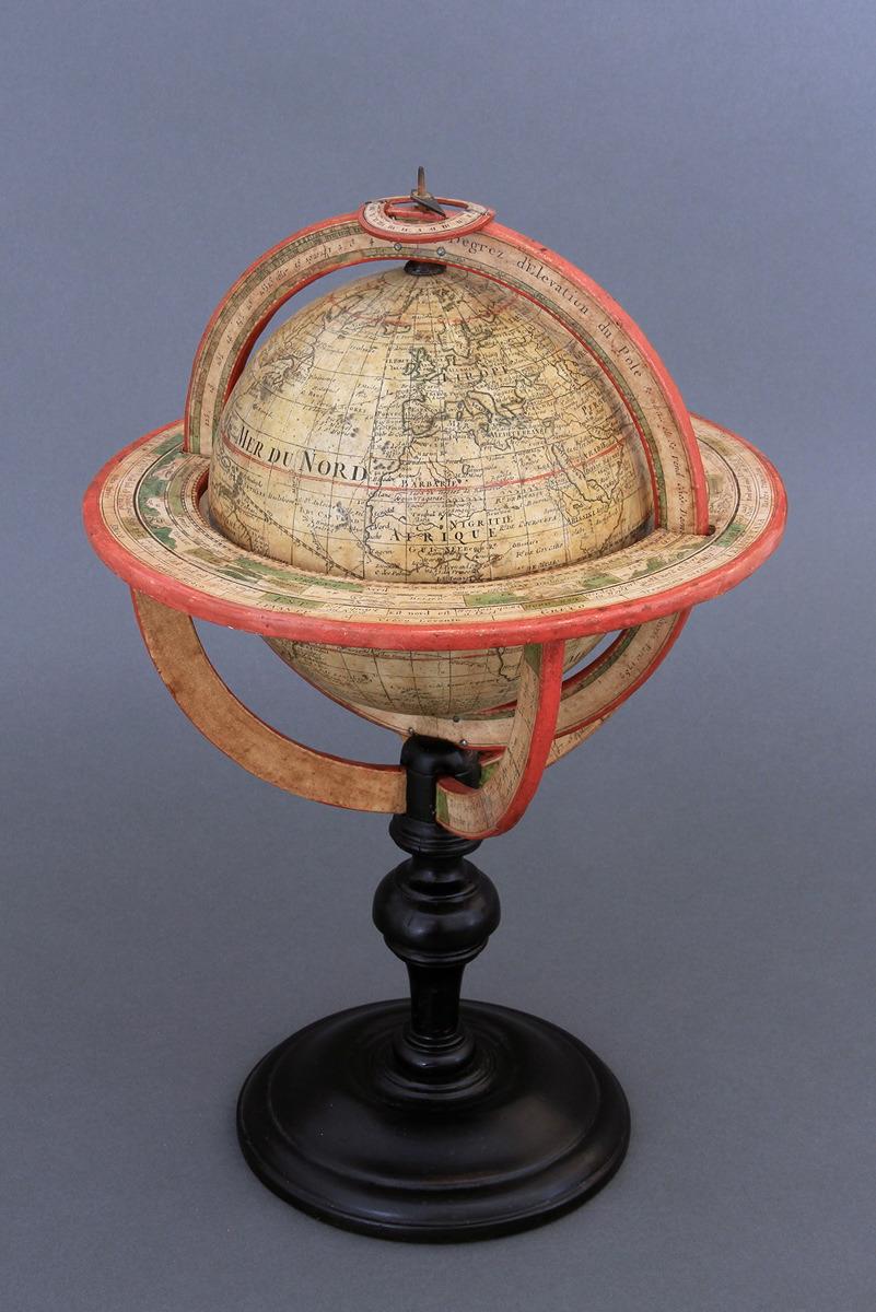 Globe terrestre réalisé en hommage à lexpédition du capitaine Jean-Baptiste Charles Bouvet de Lozier dans les mers Australes en 1738-1739