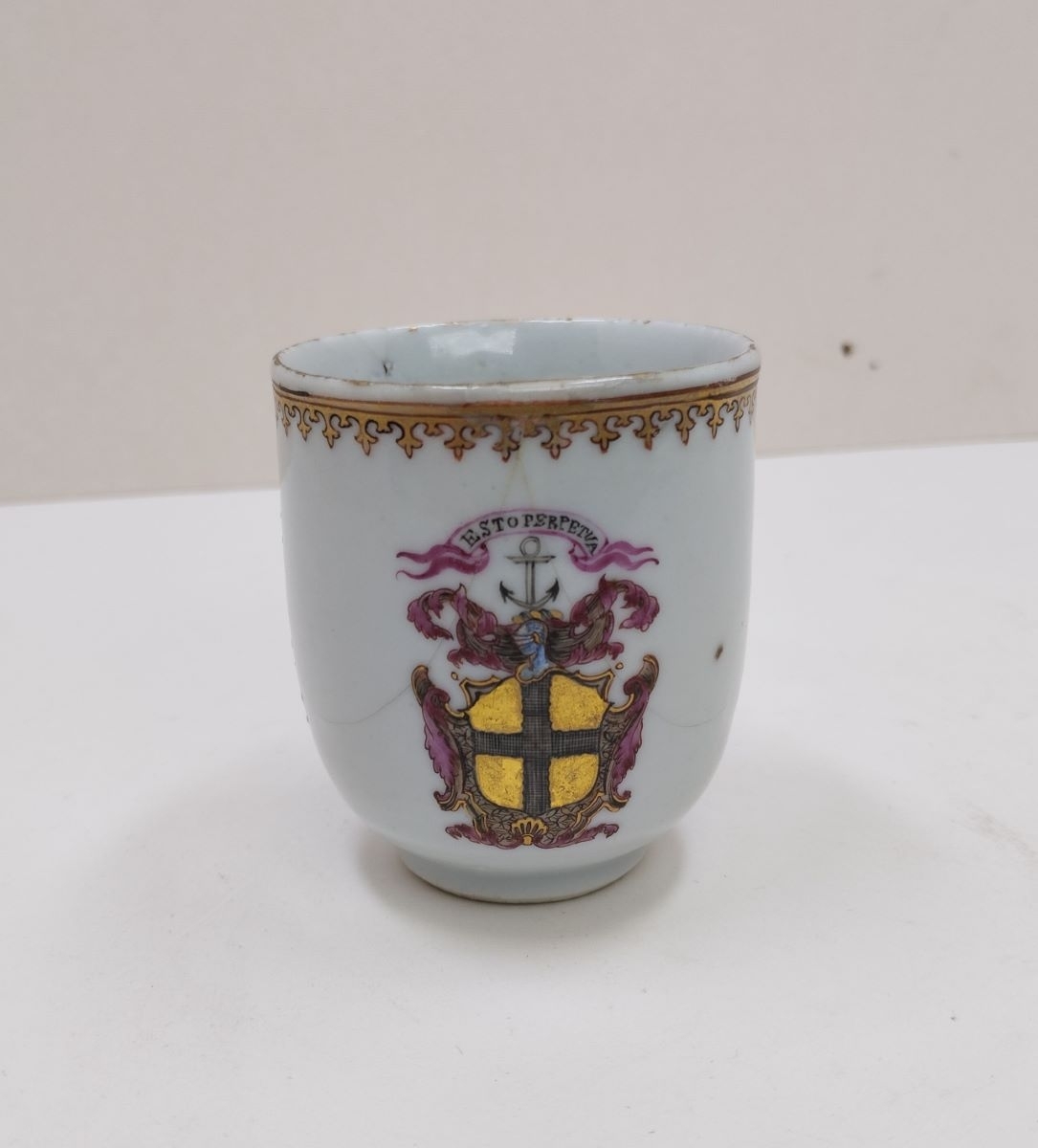 Tasse à café aux armes de la famille Rait