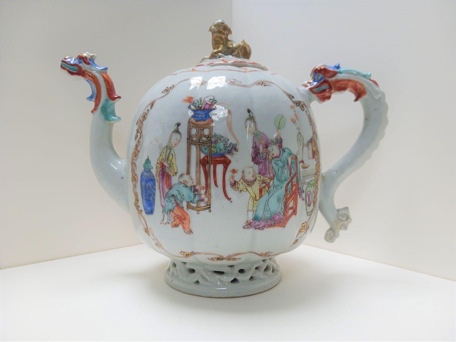 Grande théière en forme de citrouille ou de melon