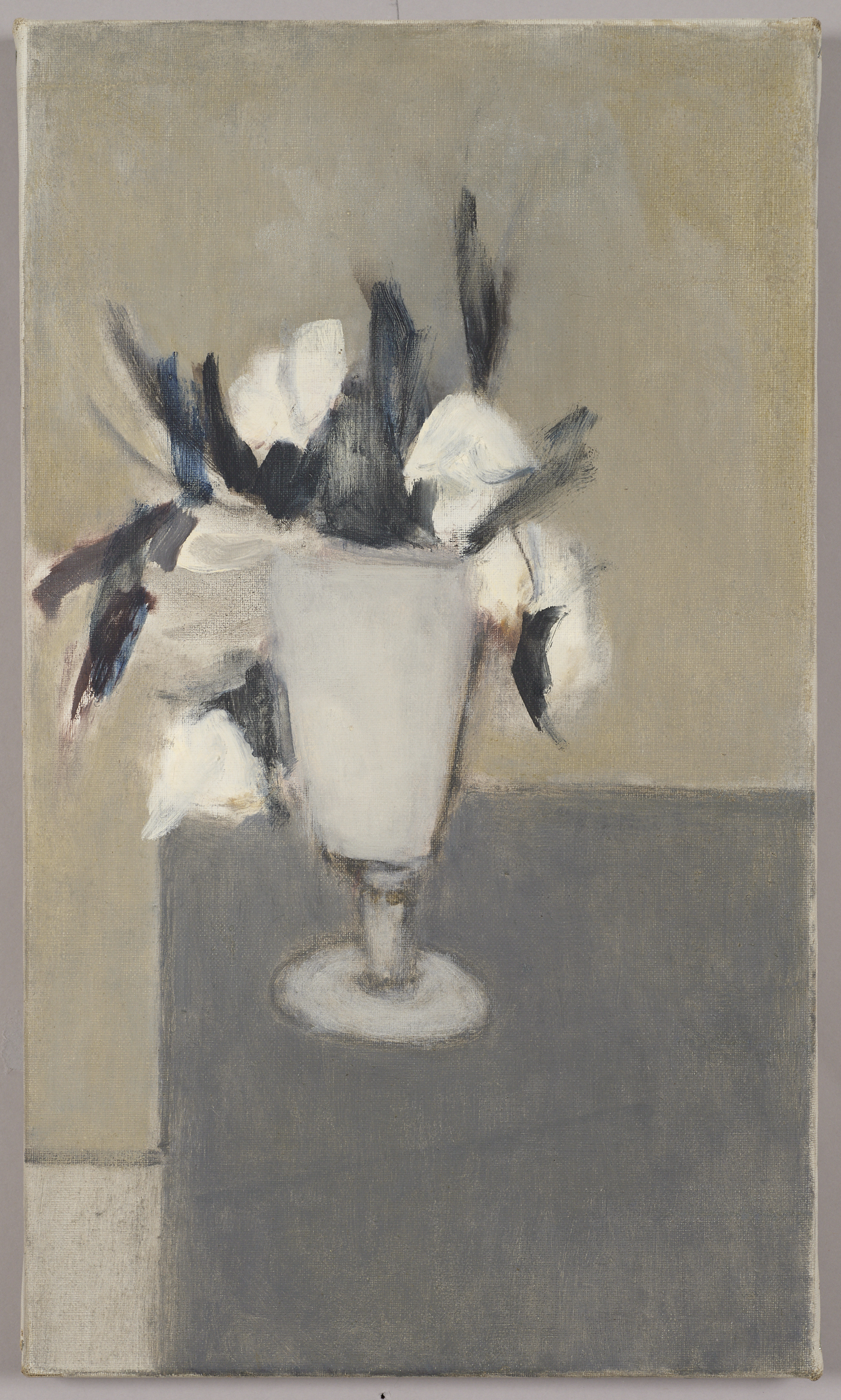 Fleurs blanches dans un vase