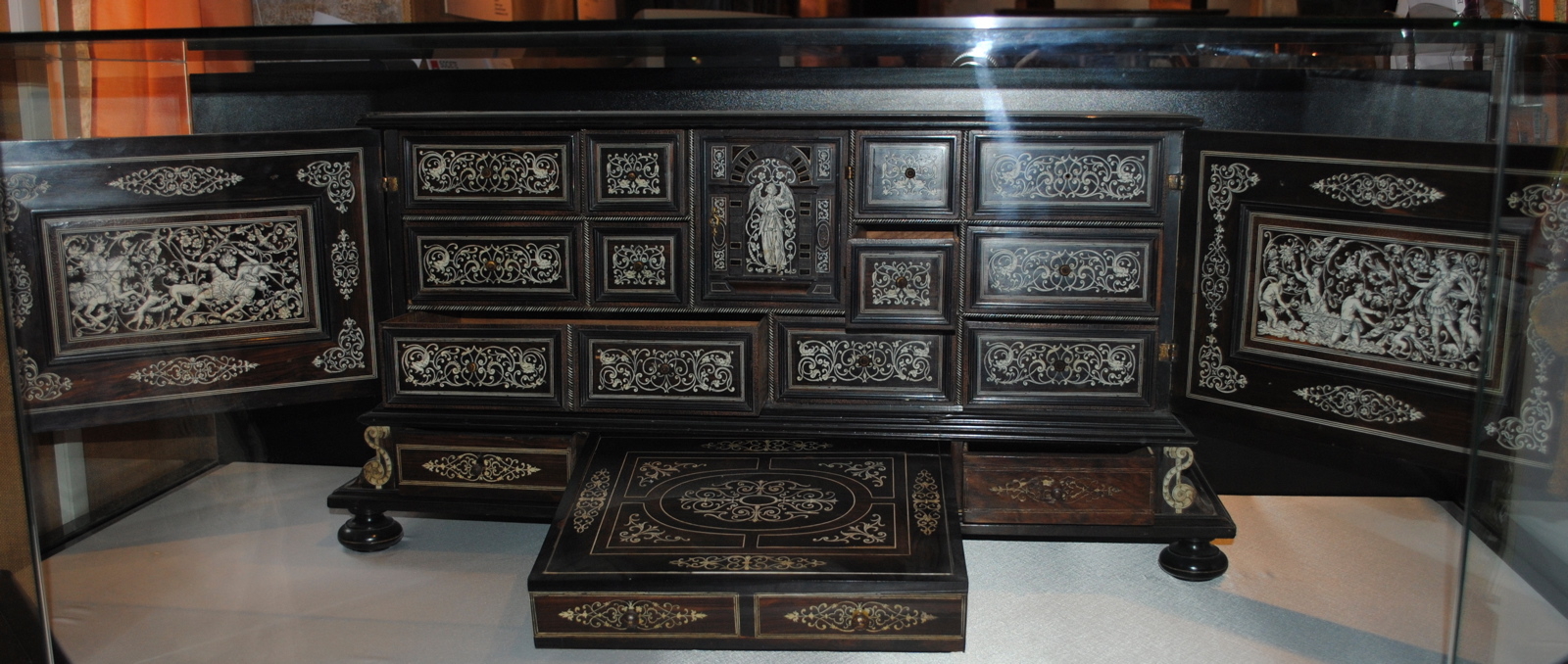 Cabinet évoquant la légende d'Actéon