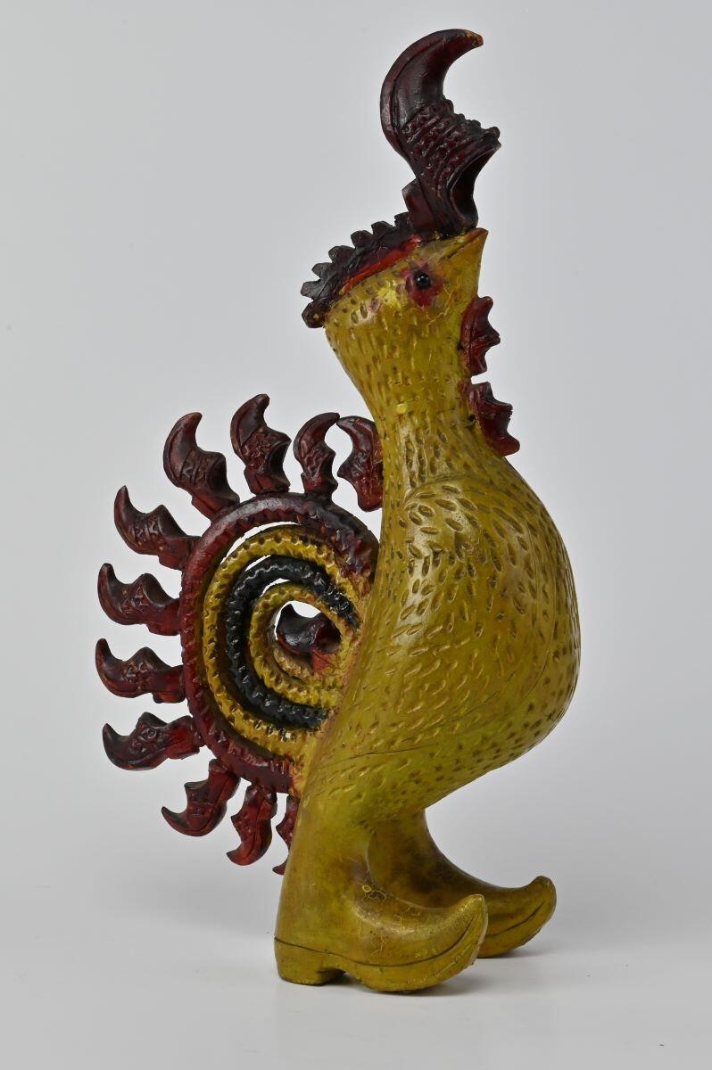 Coq jaune à sabots