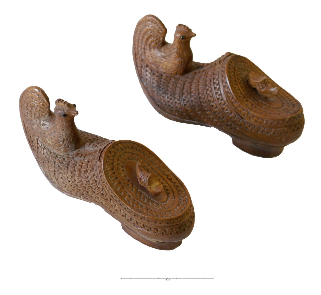 Sabot-tabatière à bout en coq retourné et son couvercle