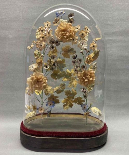 bouquet de mariée avec socle et globe de présentation