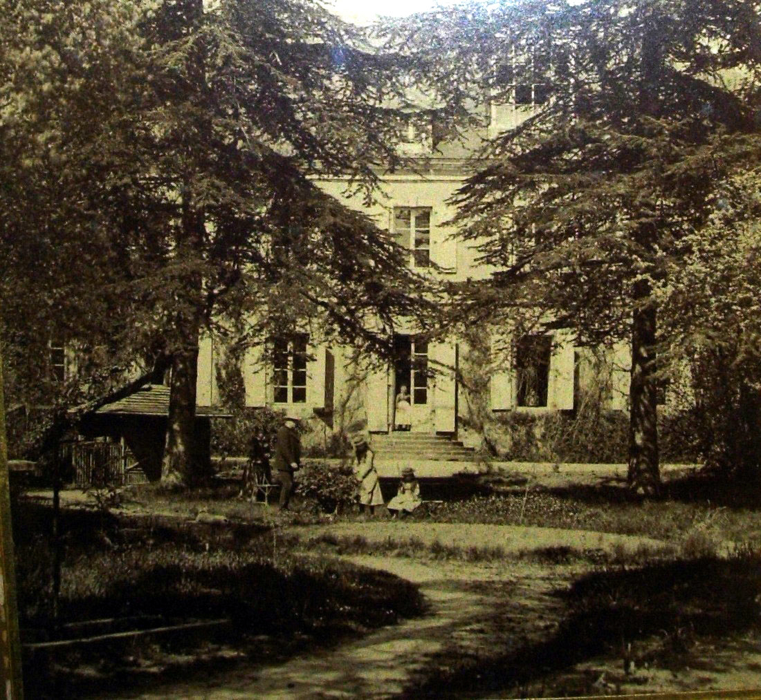 Façade sud de la maison de George SAND à Nohant (Indre)
