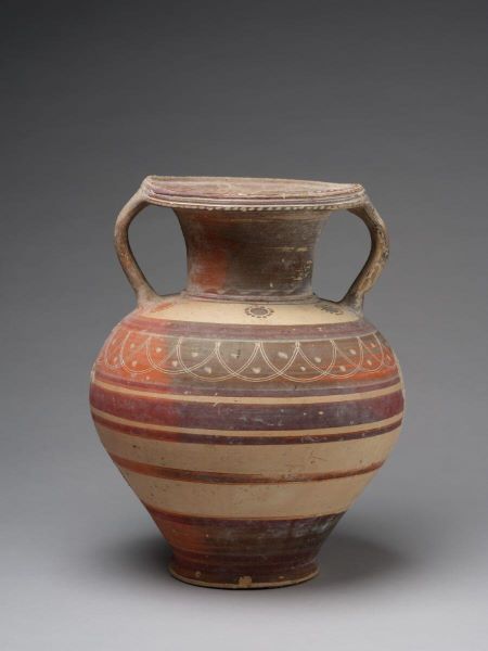 Amphore à décor d'écailles