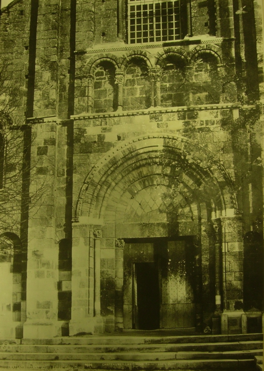 L'église porte ouest - Châteaumeillant