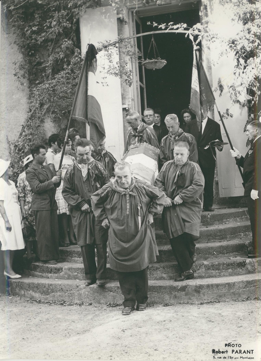 Les obsèques d'Aurore LAUTH-SAND (titre factice)
