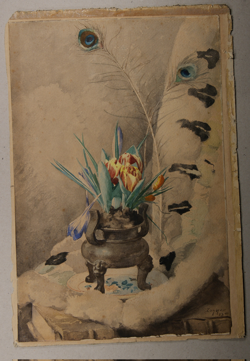 Crocus et tulipes dans un trépied de bronze coréen, fonds de tapis norvégien. (Titre inscrit)