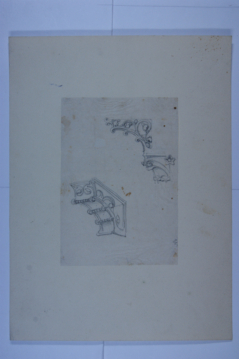 Trois dessins d'architecture : corbeaux décorés. (titre factice)