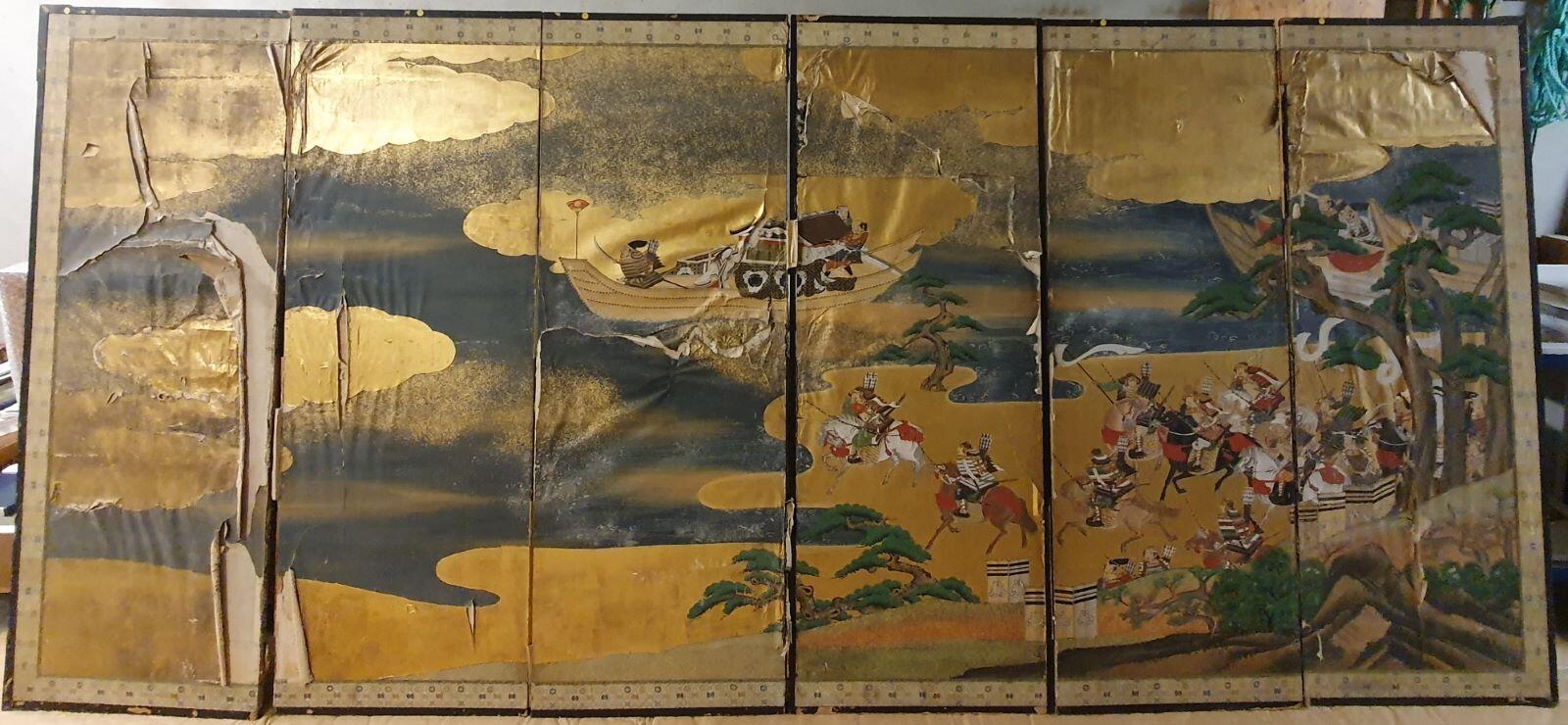 Paravent à six feuilles à fond d’or représentant la bataille navale de Yashima. (titre factice)