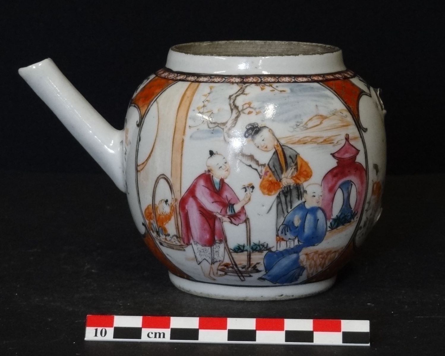 Théière à décor dit « mandarin », famille rose