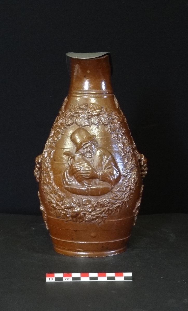 Deux vases en grès allemand