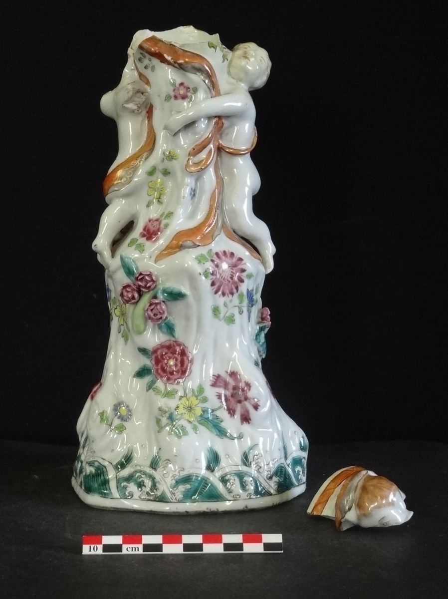 Elément statuaire : pied de Coupe