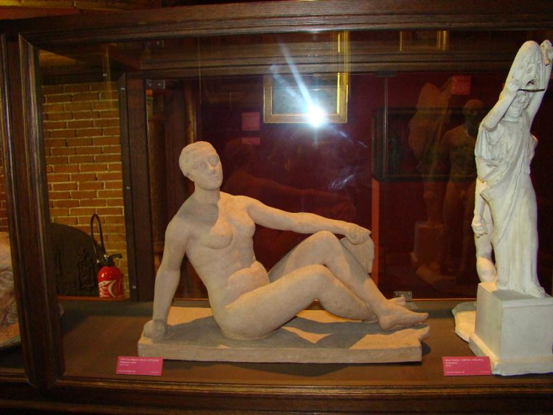 Baigneuse assise