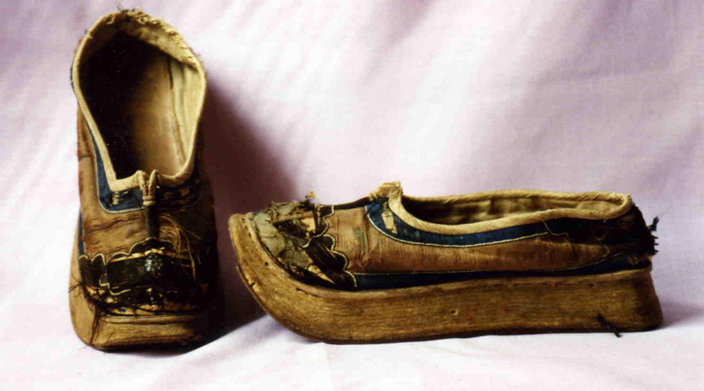Chaussures mandchoues masculines