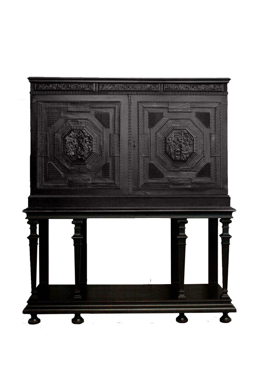 Cabinet d'ébène italien
