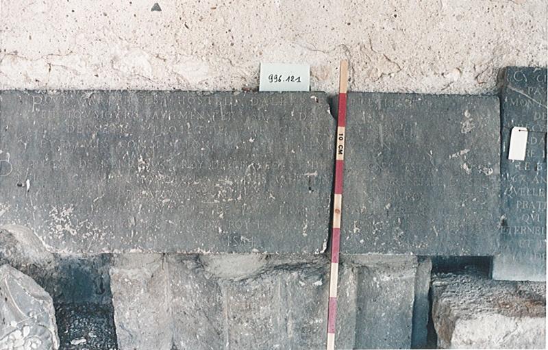 Inscription lapidaire placée dans le mur