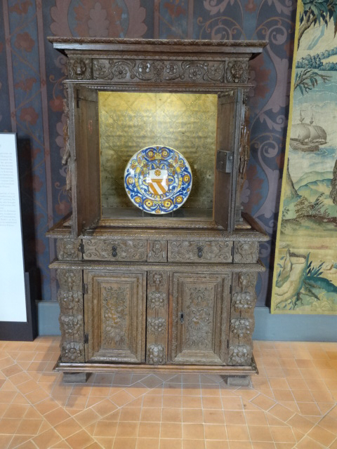 Armoire à deux corps