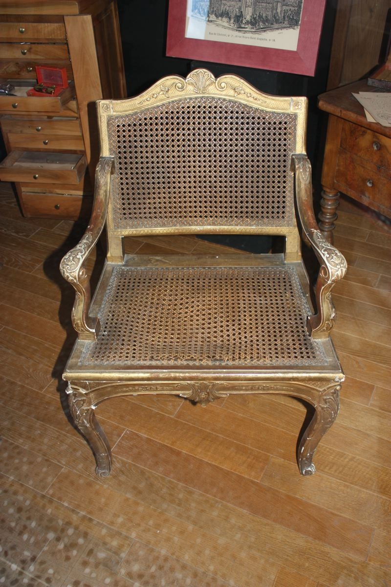 fauteuil en bois doré, canné