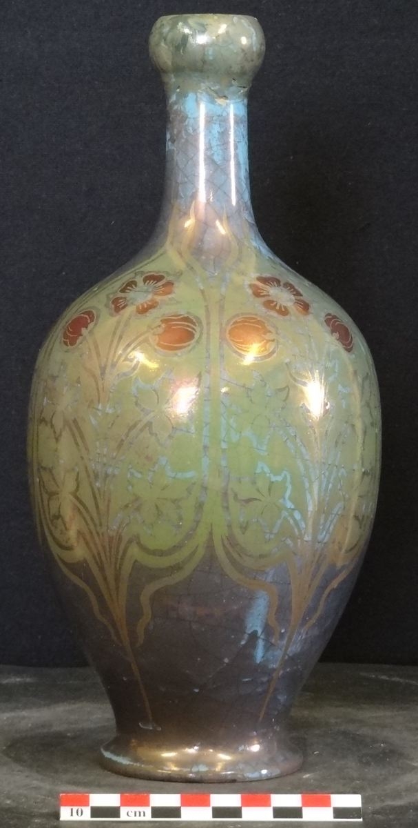 bouteille à reflets métalliques