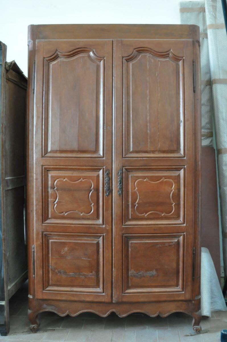 Armoire 2 portes à 3 panneaux