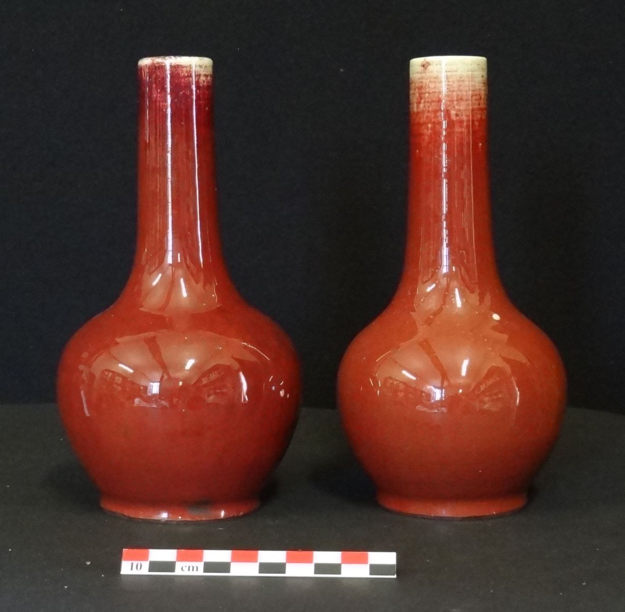 Vases bouteilles tiangqiuping en porcelaine émaillée « sang de bœuf »