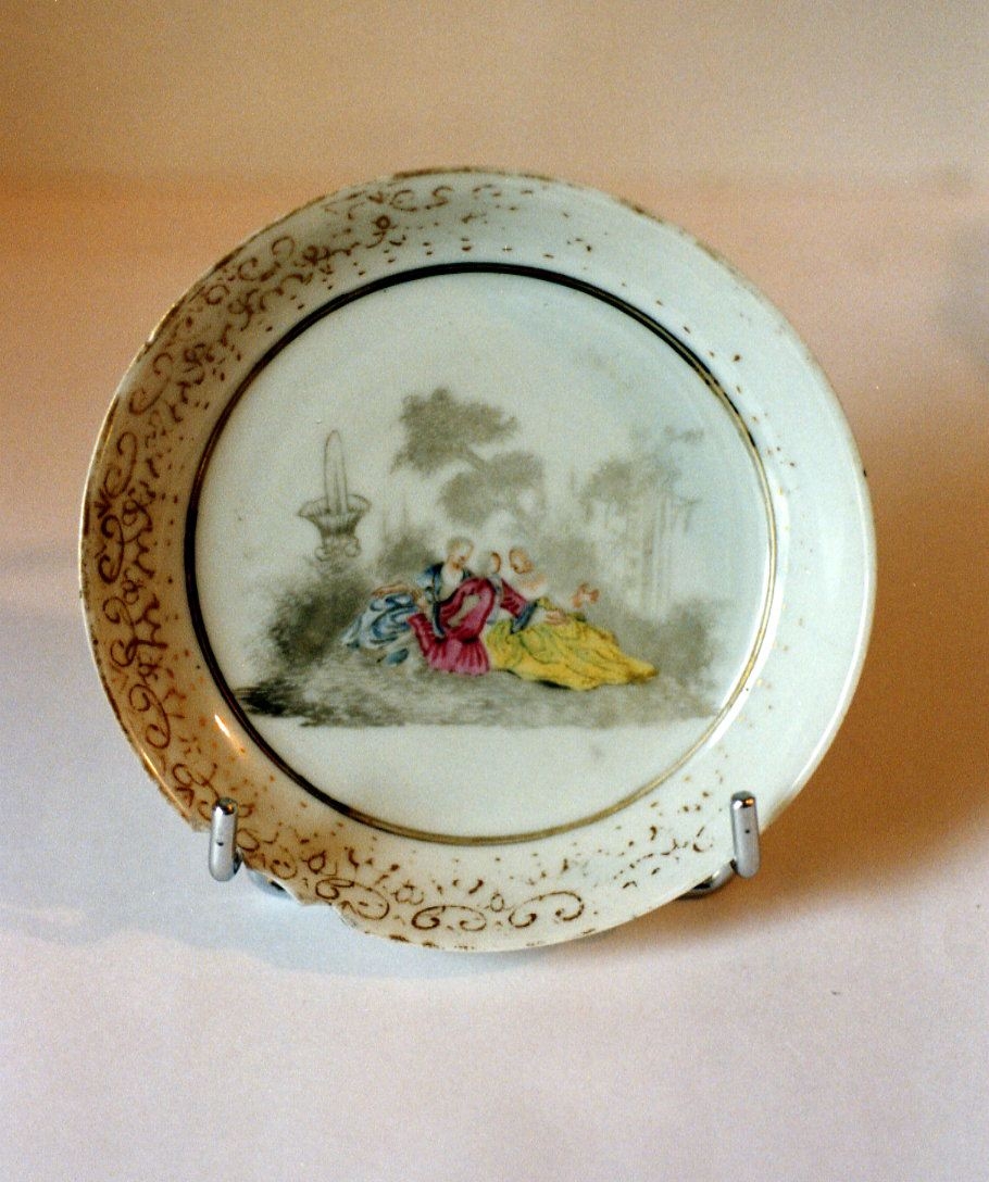 Assiette, famille rose