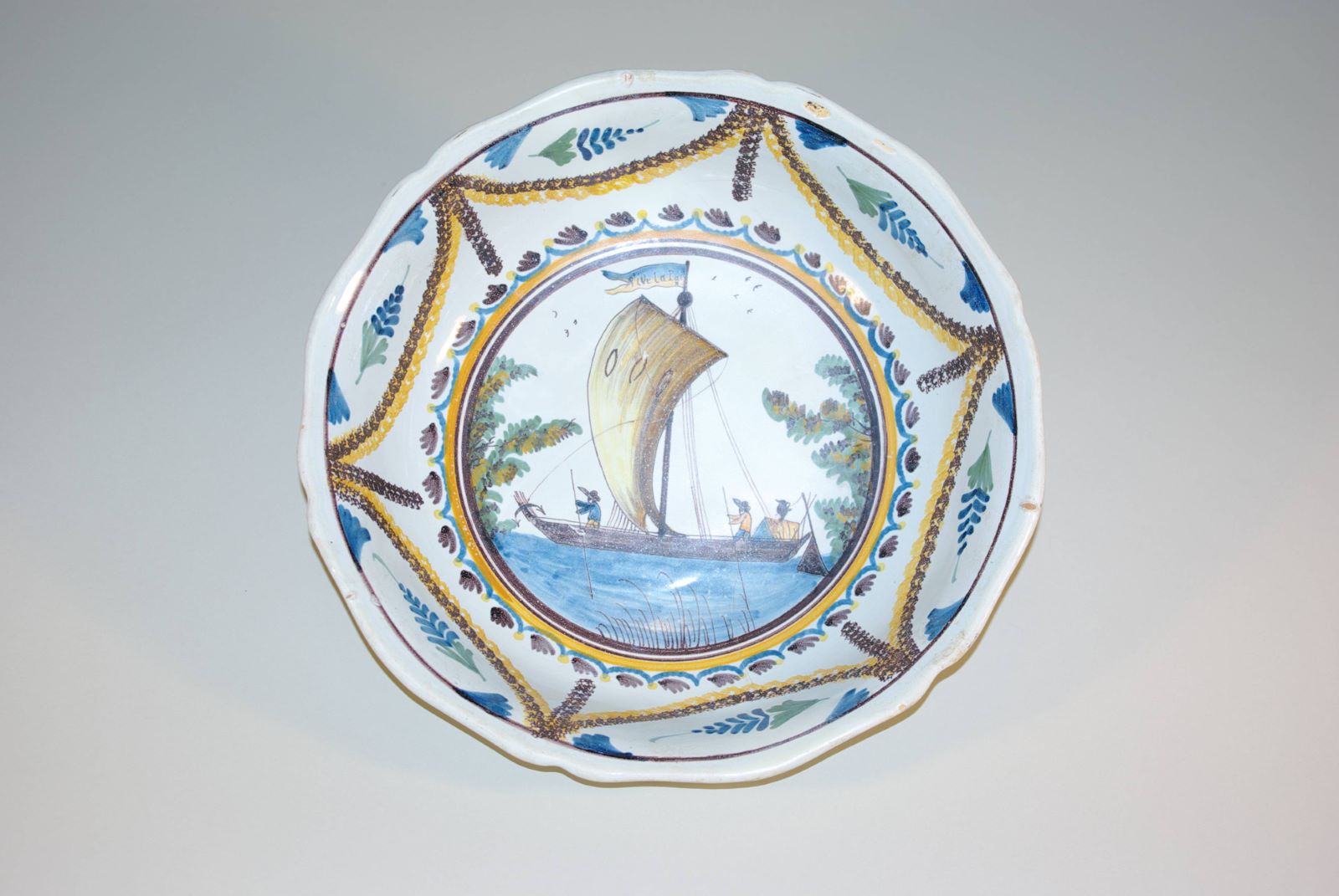 Saladier au chaland de Loire (titre usuel)