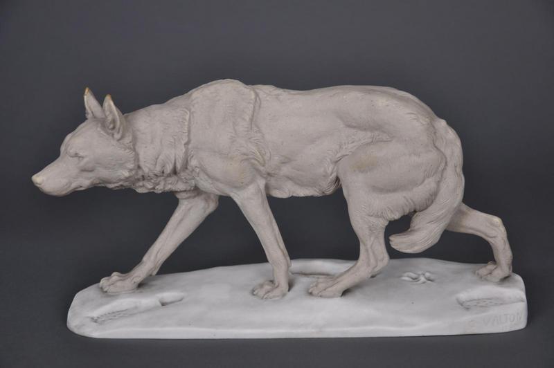 Loup avançant dans la neige ; Pas dans la neige