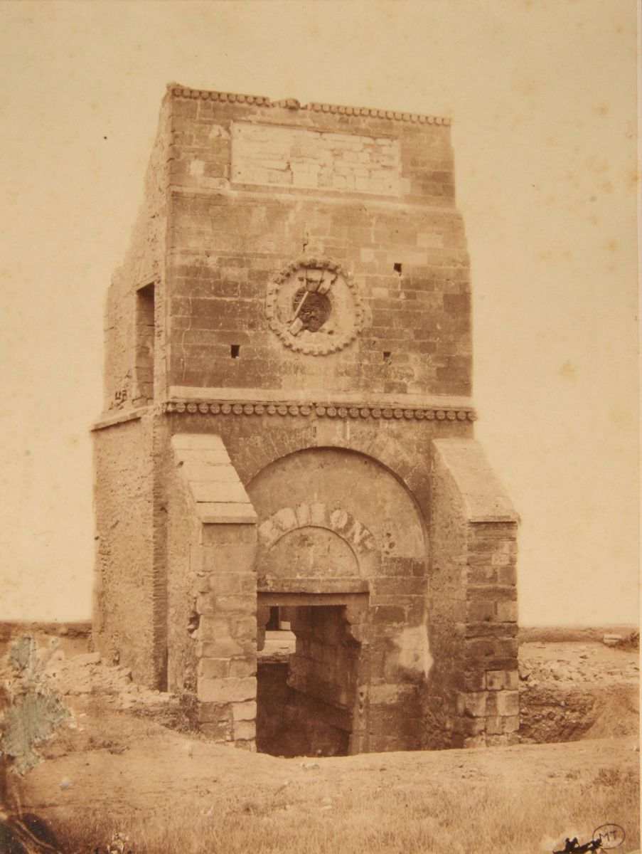 Troyes, porte du château des comtes de Champagne