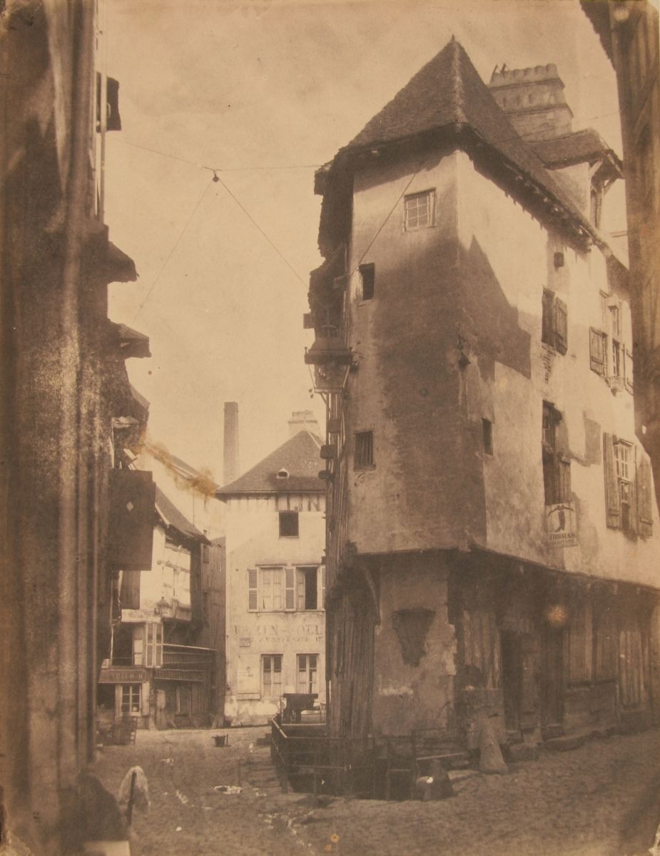 Troyes, angle de la rue de la Pie et du Cheval Blanc