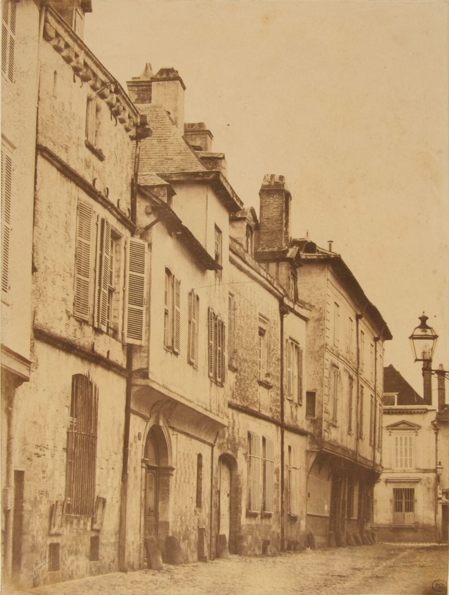 Troyes, la rue du Palais de Justice