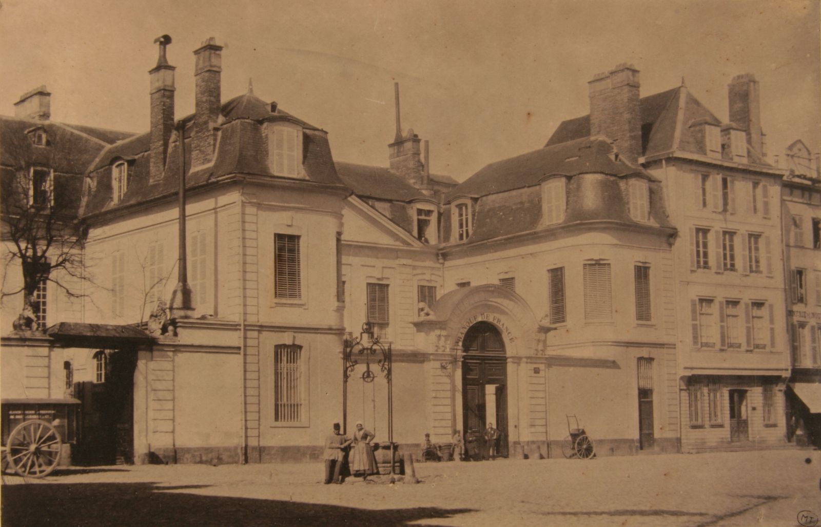 Troyes, l'hôtel Petit-Camusat, maison Greau et un puits
