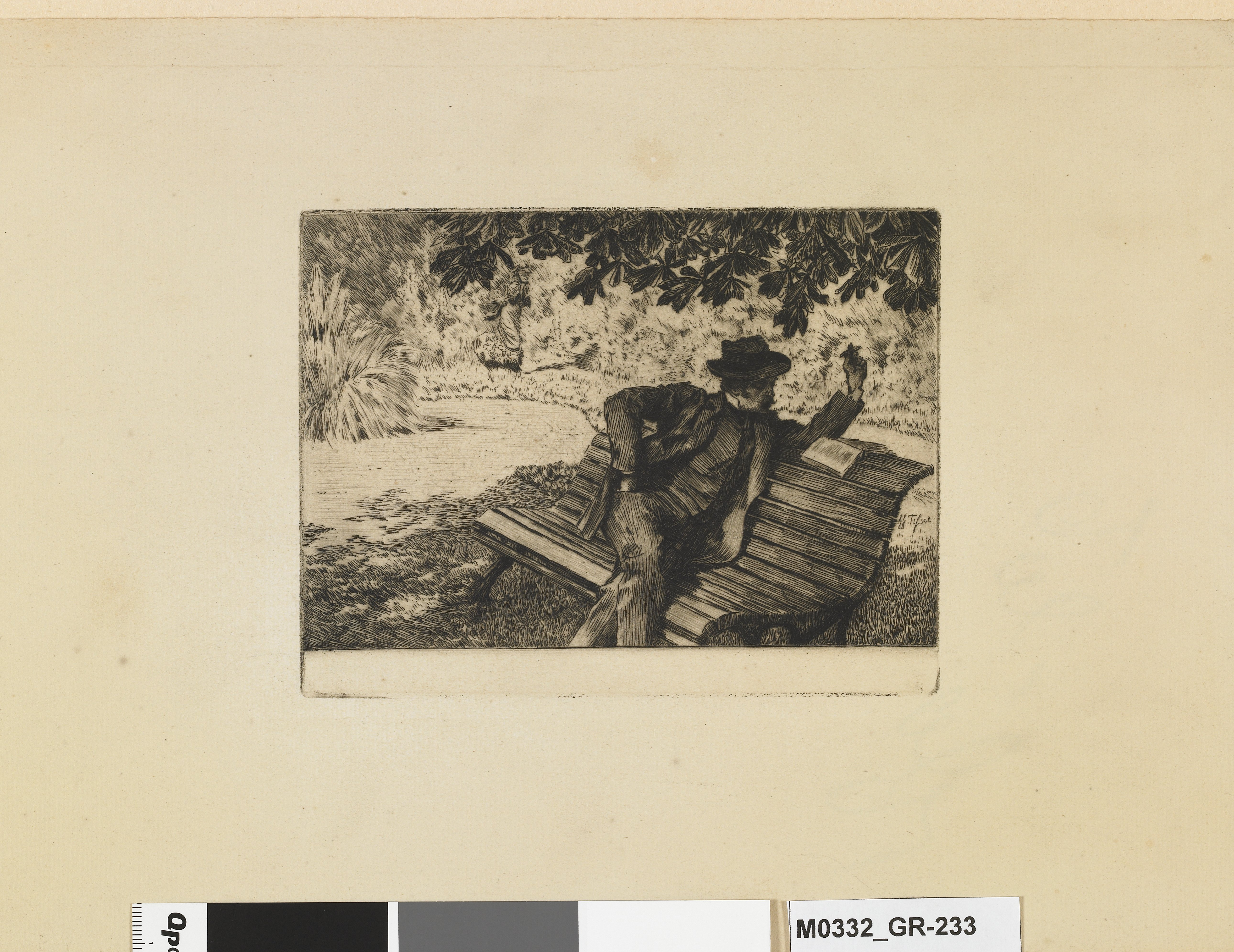 Denoisel lisant dans le jardin pendant que Renée approche