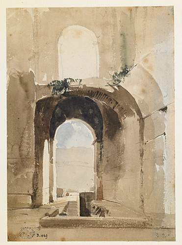 Vue intérieure d’une arche antique