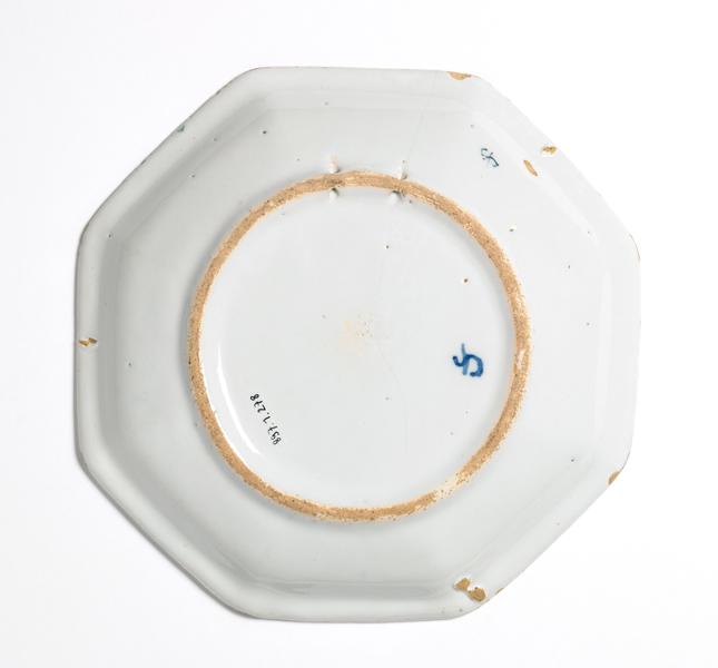Assiette au panier fleuri