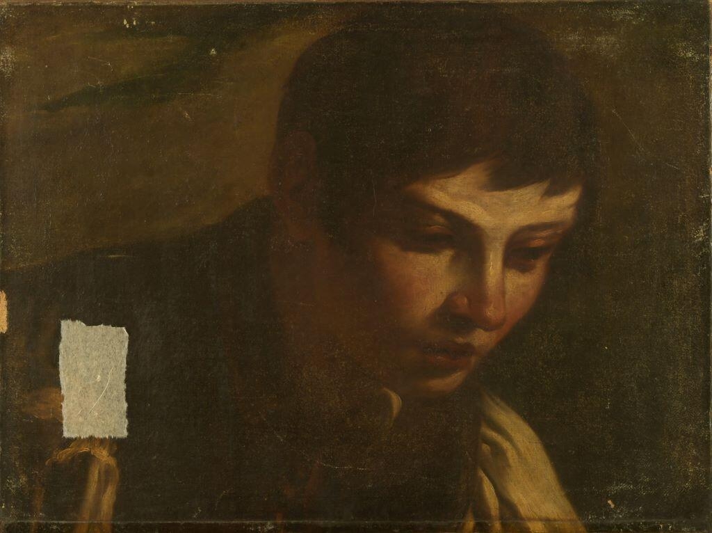 Tête d'homme penché