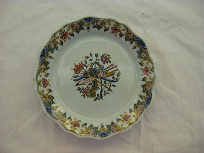 Assiette aux cornes d'abondance