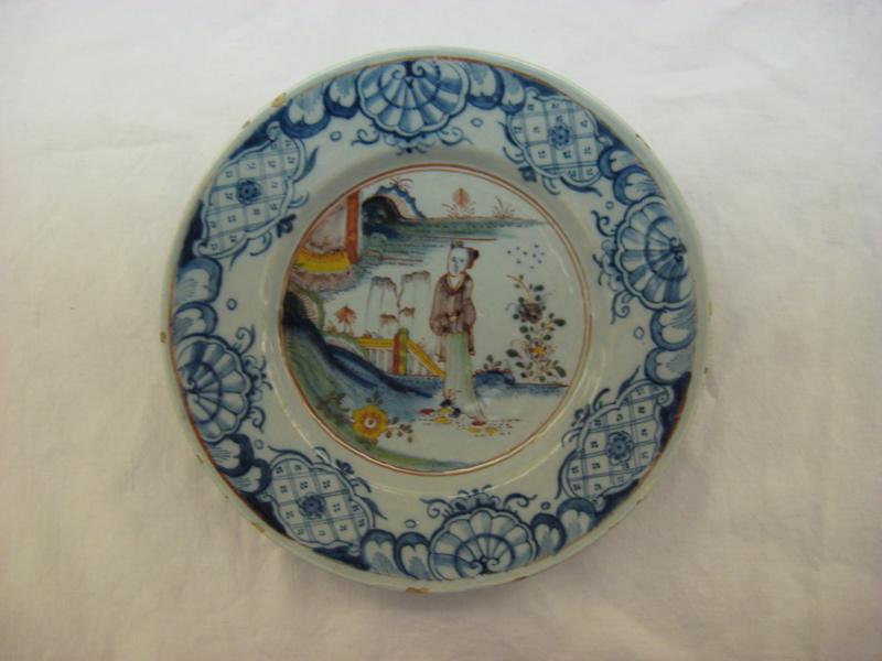 Assiette à la longue dame chinoise
