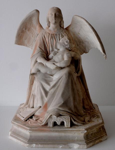 Figure ailée avec enfant