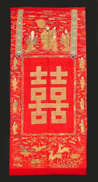 Grand panneau de soie rouge