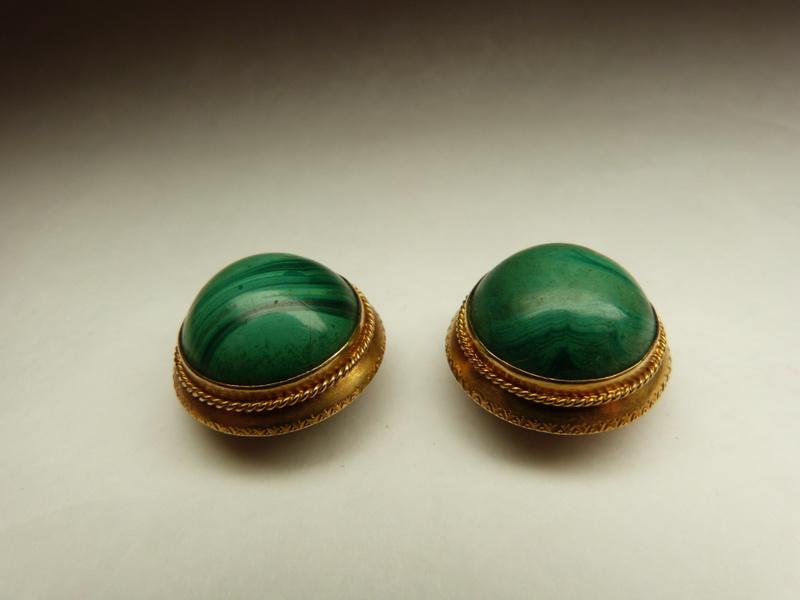 2 boutons de manchette verts