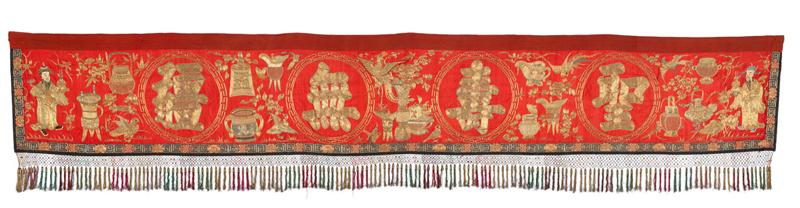 Grande bande de soie à broderies