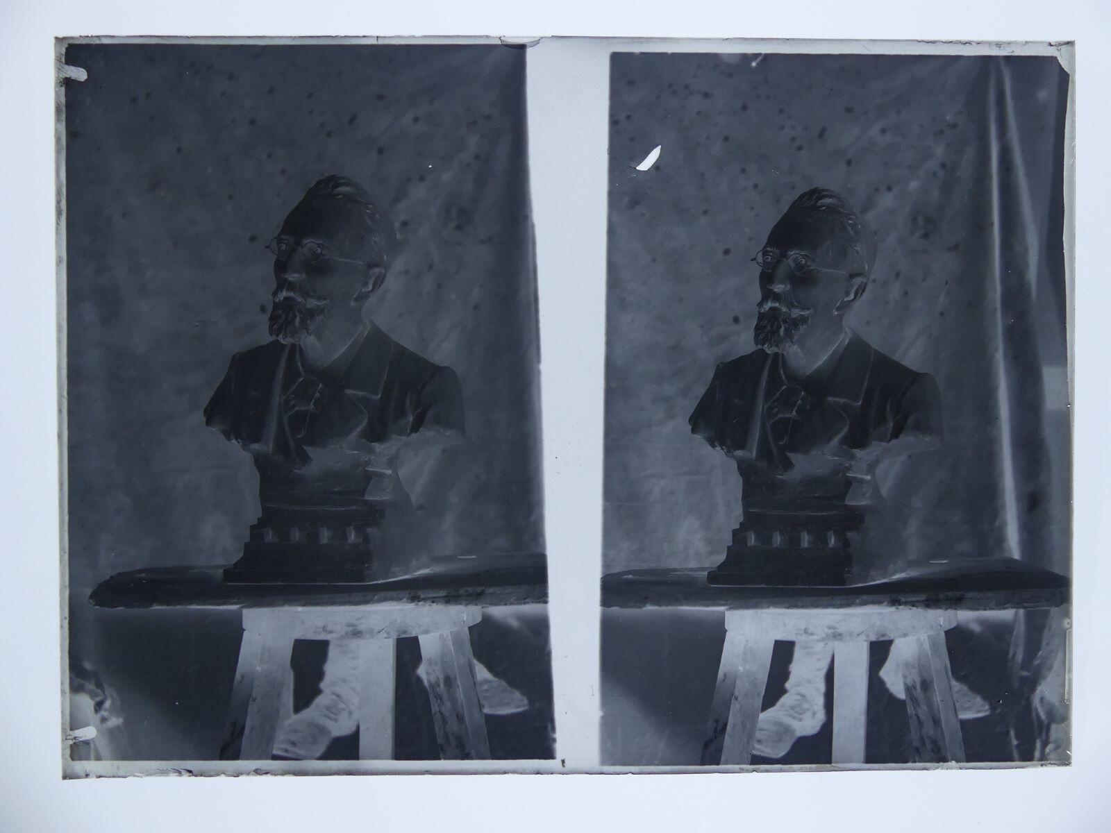 "Buste d'Alfred Vaissier" photographié dans l'atelier