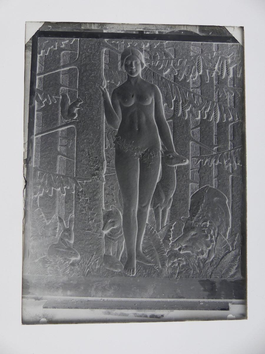 Bas-relief "La Forêt" photographié dans l'atelier
