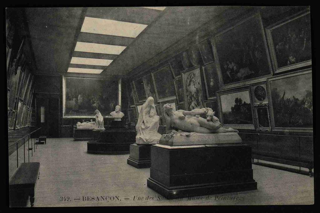 BESANÇON - Une des salles du Musée de Peinture