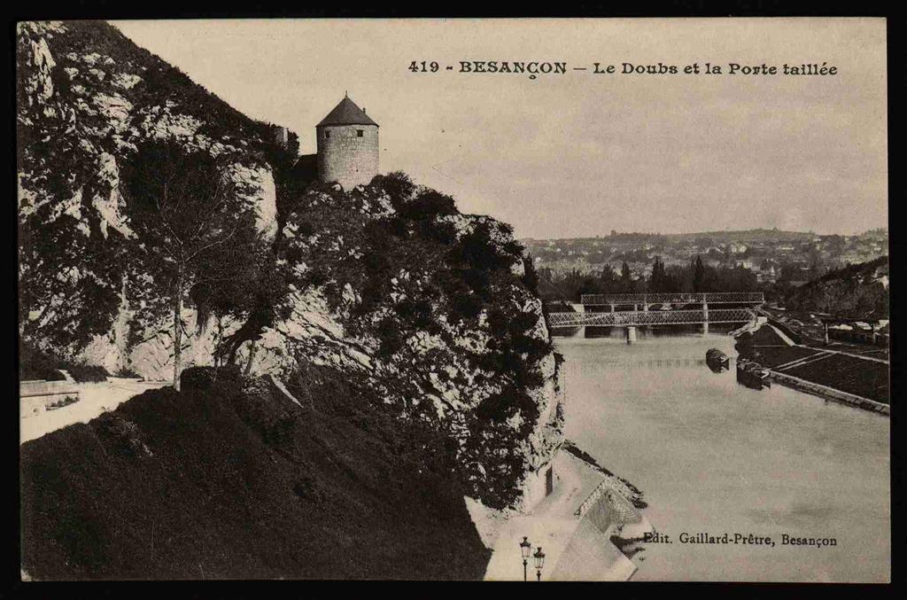 BESANÇON - Le Doubs et la Porte Taillée