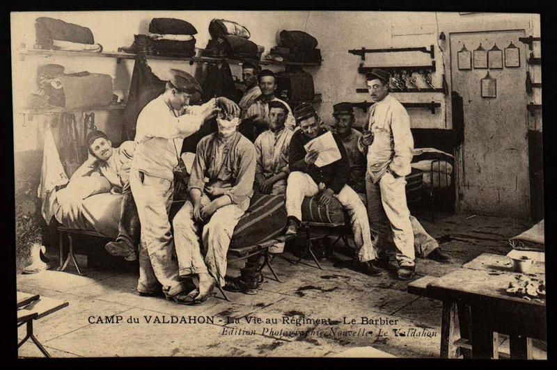 CAMP du VALDAHON - La Vie au Régiment - Le Barbier